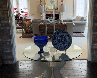 Perfect table for any room!