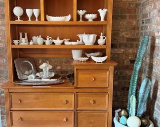 Fabulous size cabinet for any room!