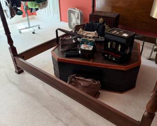 4 poster bed