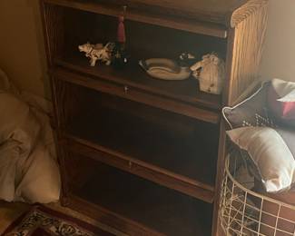 Trinket cabinet 