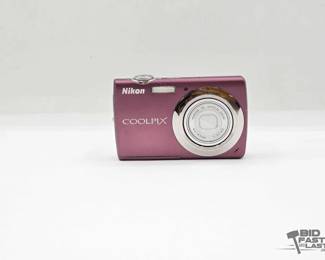 1905  Nikon Coolpix Digital Camera