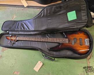 6068  Yamaha 4String Bass Guitar