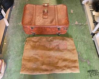 6526  GY Suitcase and Coffee Bean Bag