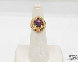 707  14kt Gold Ring with StarRuby 8.2g