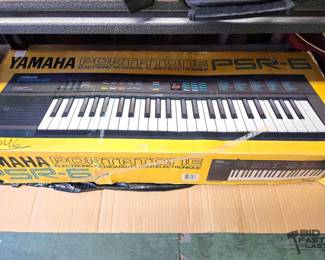 6046  Yamaha Piano