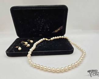 952  Pearl Necklace with 14kt Gold Clasp