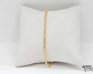 725  14kt Gold Bracelet 3.7g
