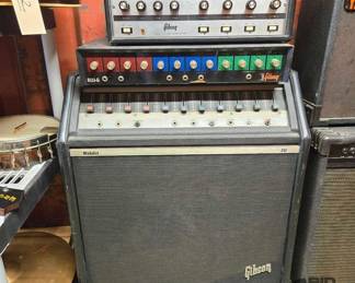 6110  Gibson Speaker and Amplifier