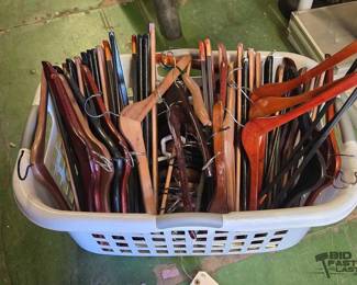 6522  Coat Hangers