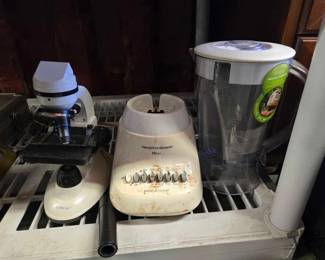 6520  Blender and Microscope
