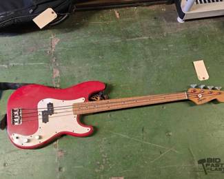 6056  Squier Precision Bass