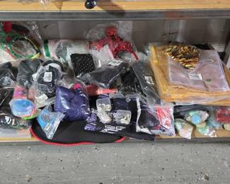 5532  Miscellaneous Clothing and Trinkets
