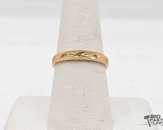 738  14kt Gold Ring with Diamonds 2.1g
