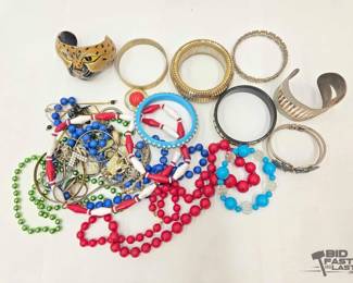 1016  Costume Jewelry