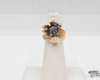 701  14kt Gold Ring With Diamonds and Opal 10.3g