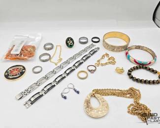 1010  Costume Jewelry