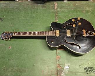 6102  Washburn OscarSchmidt OE40B Electric Guitar