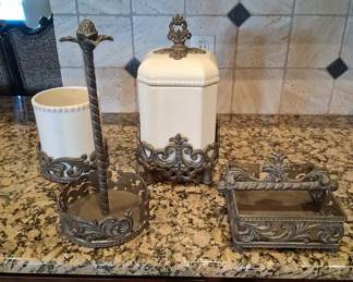 GG Collection Cast Iron Paper Towel Holder, Napkin Holder And Jar Set