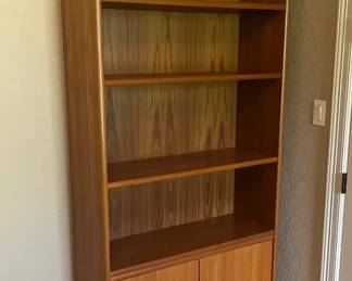 Solid Wood Bookshelves With Base Cabinet