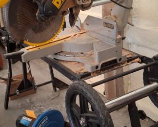 Portable Dewalt Saw for large projects