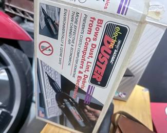 Computer duster system 