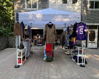 Men & women’s clothing 