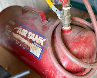 Portable air tank