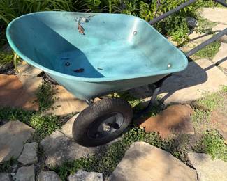 Wheel barrel 