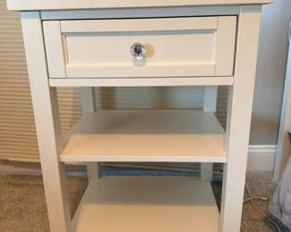 Twin bedroom suite: 1 nightstand