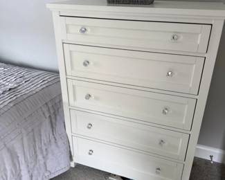 Twin bedroom suite: 1 tall dresser
