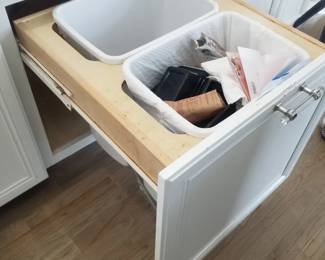 Kitchen feature: trash corral