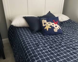 Queen bed