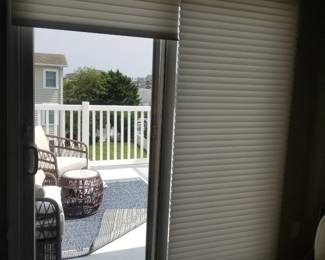 Hunter-Douglas blinds