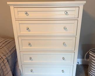 Twin bedroom suite: 1 tall dresser