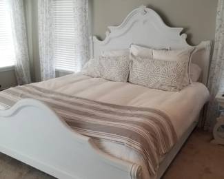 Gorgeous king size bed