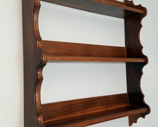 Nic nak shelf