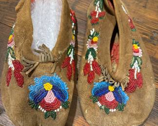 $40~ Antique Buckskin Beaded Moccasins 
