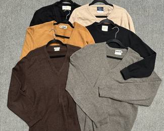 Men's pullover sweaters, crew neck and v-neck; cashmere and cashmere/lambswool blends; earth tones; sizes 42, 44, 46, XL