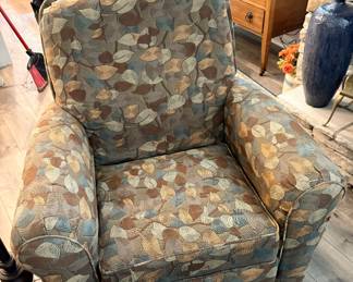 Set of 2 La-Z-Boy club chair features a distinct leaf pattern in shades of blue, brown, and gold