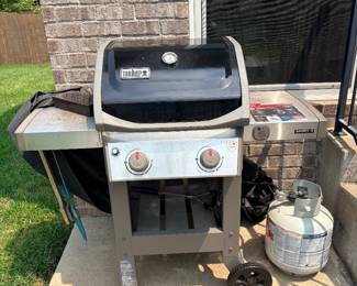 Weber grill and propane tank