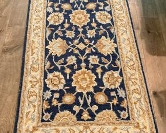 Accent rug