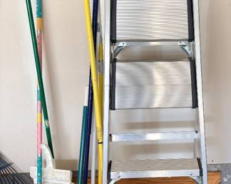 Gorilla Ladders 3-Step Aluminum Step Stool Ladder