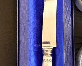 vintage Aynsley "Pembroke" patterned knife, featuring a floral bird design on a fine bone china handle and a stainless steel blade