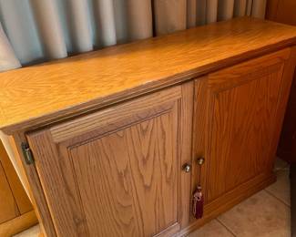 Side cabinet