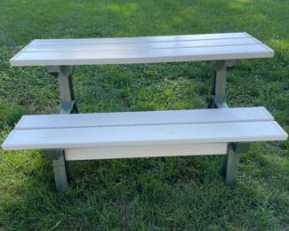 Very nice plastic half picnic table  that can be made into a bench. There are four of them so two picnic tables or four benches.