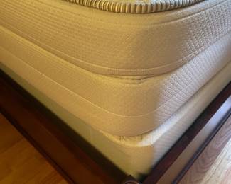 Clean queen mattresses