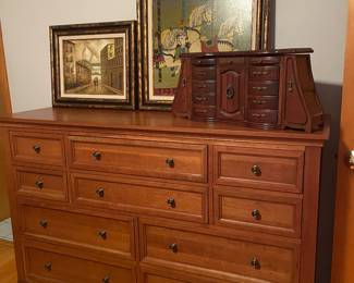 Great Ethan Allen dresser, matched Headboard/nightstands