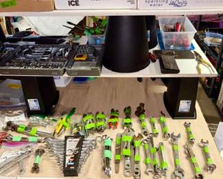 Lots of mechanic & hand tools, large plastic tool box
