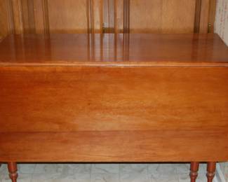 Vintage Kitchen Table, Pine w/ 2 Folding Leafs