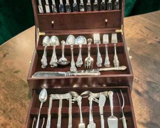 136 Towle 'old master' flatware set 